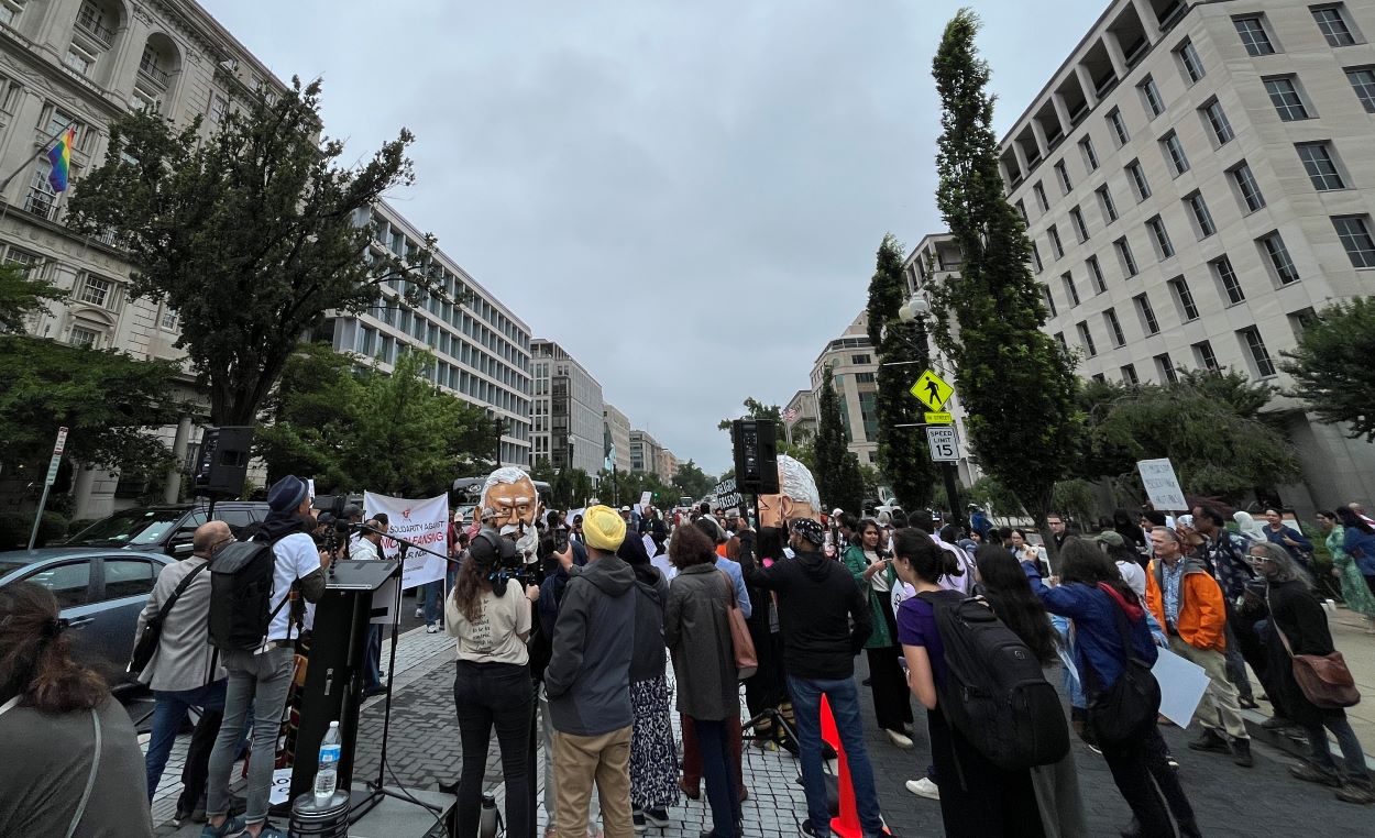 Hundreds Rally Outside White House to Protest Authoritarianism ...